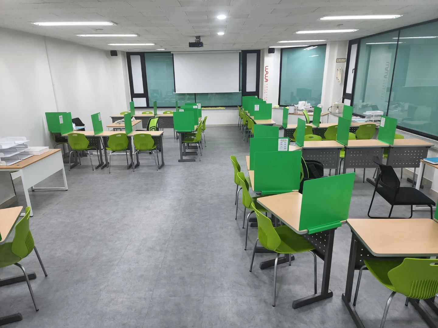 영통구청점 학습 공간 1